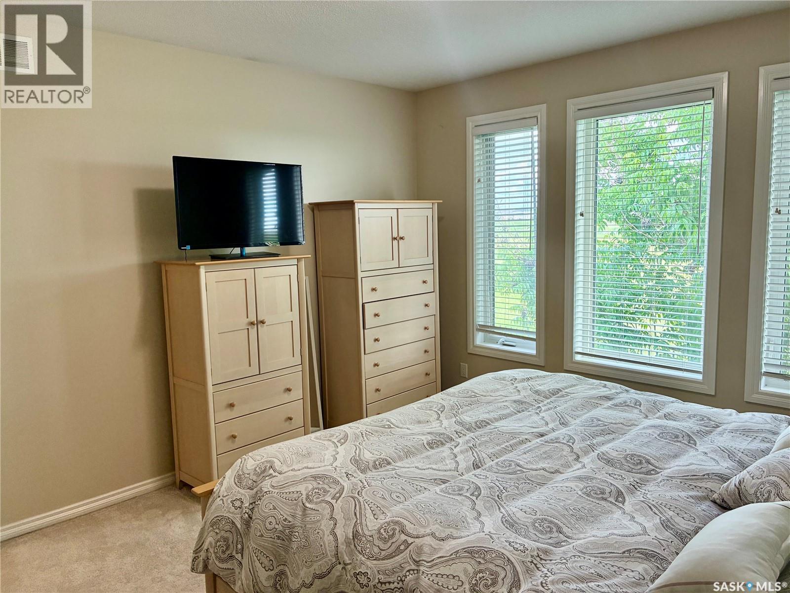 10170 Wascana Estates, Regina, SK - Indoor Photo Showing Bedroom