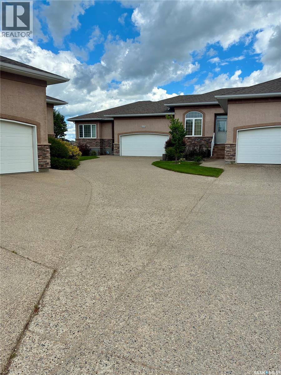 10170 Wascana Estates, Regina, SK - Outdoor With Facade