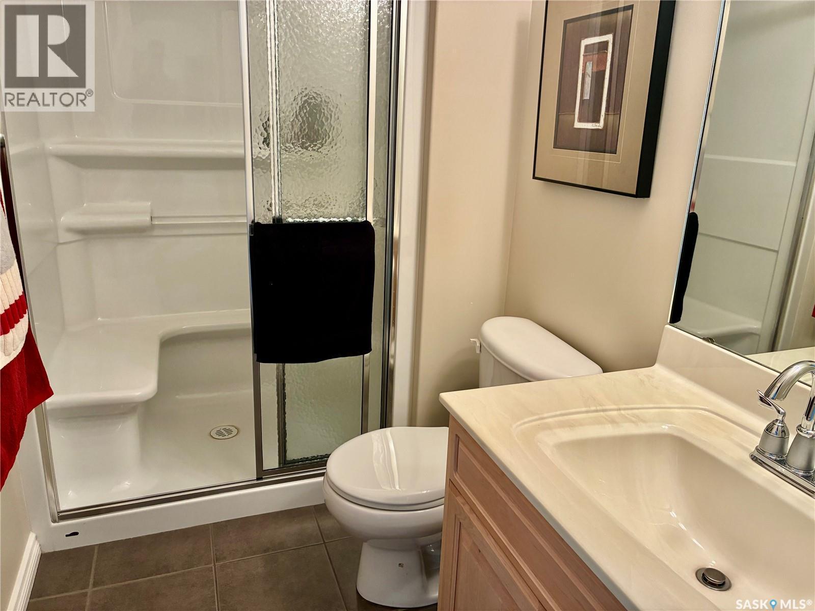 10170 Wascana Estates, Regina, SK - Indoor Photo Showing Bathroom