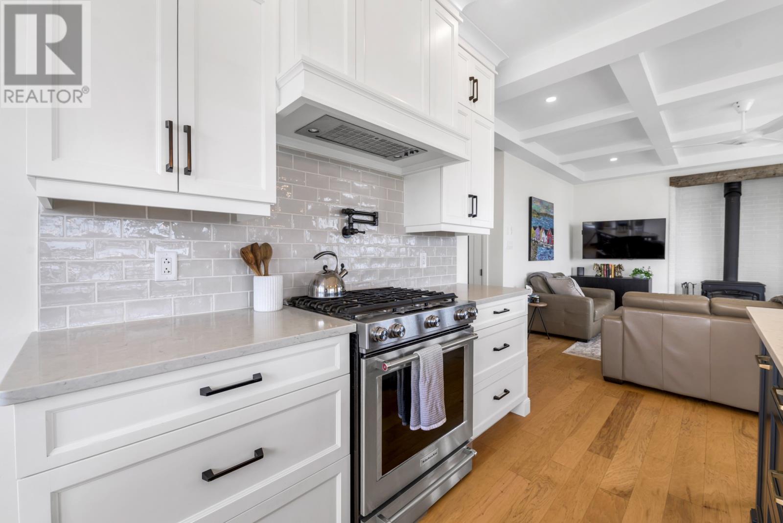 5 Kinglet Way, Conception Bay South, NL - Indoor Photo Showing Kitchen With Upgraded Kitchen