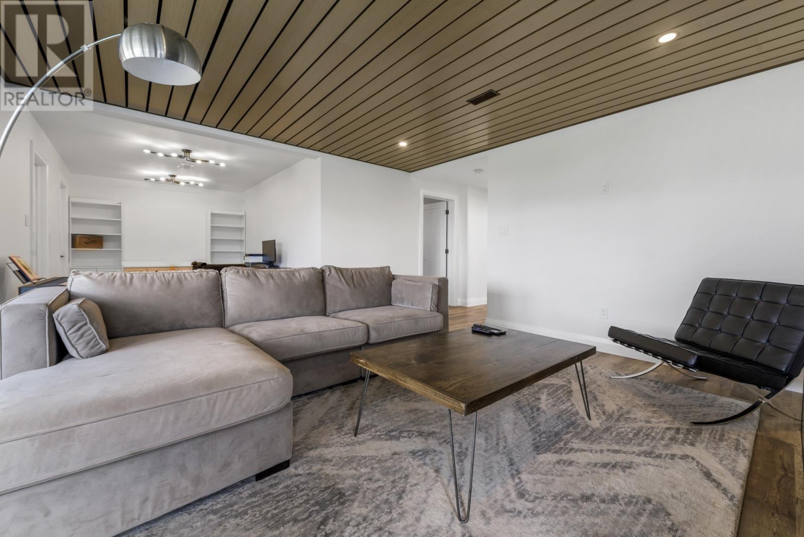 5 Kinglet Way, Conception Bay South, NL - Indoor Photo Showing Living Room