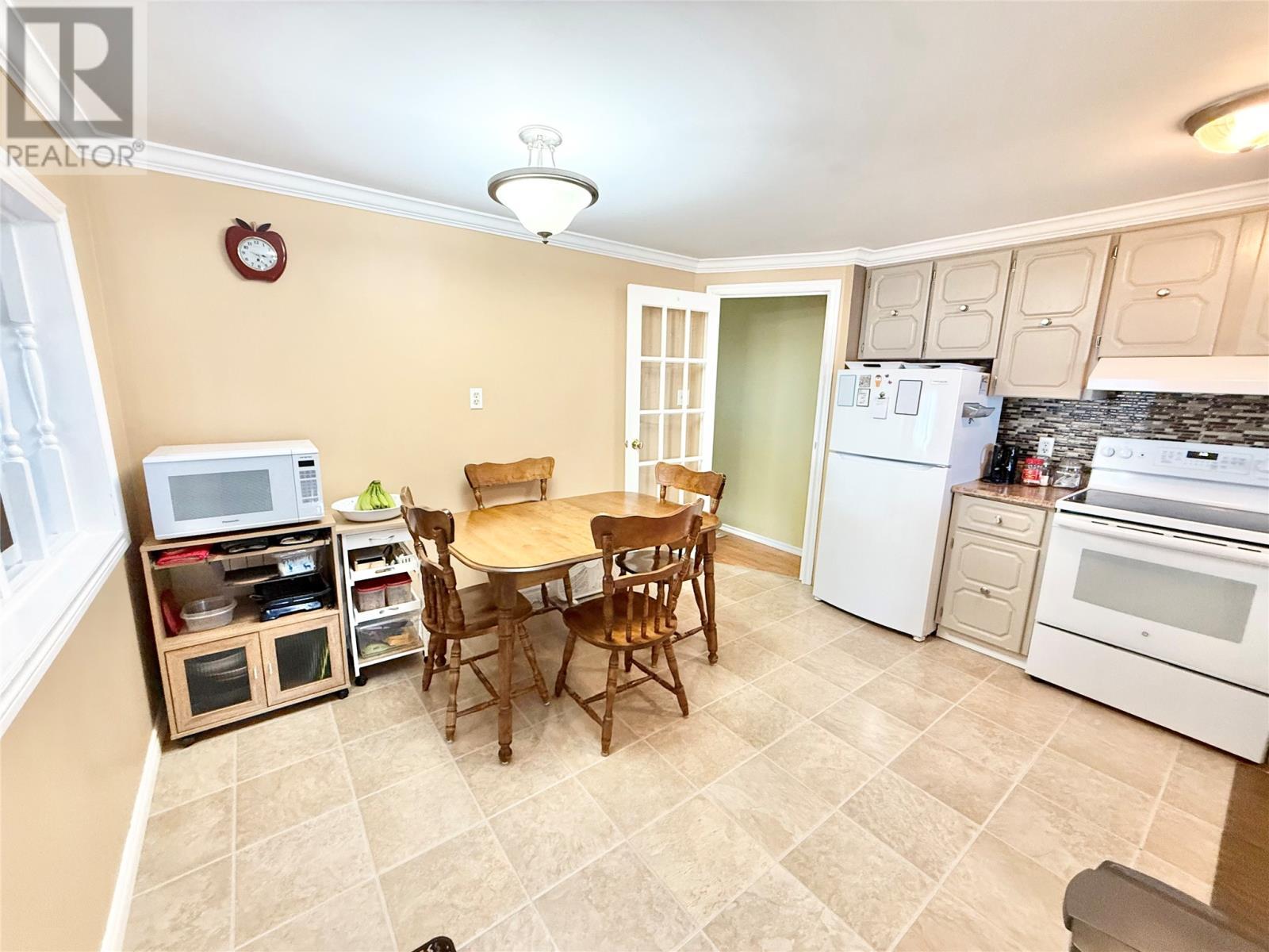 9 Eltero Park, Bishop'S Falls, NL - Indoor Photo Showing Kitchen
