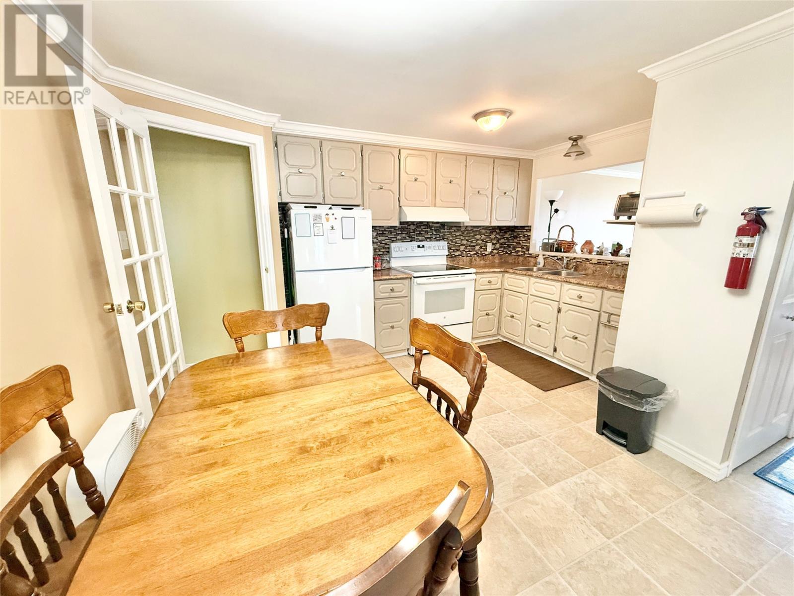 9 Eltero Park, Bishop'S Falls, NL - Indoor Photo Showing Dining Room