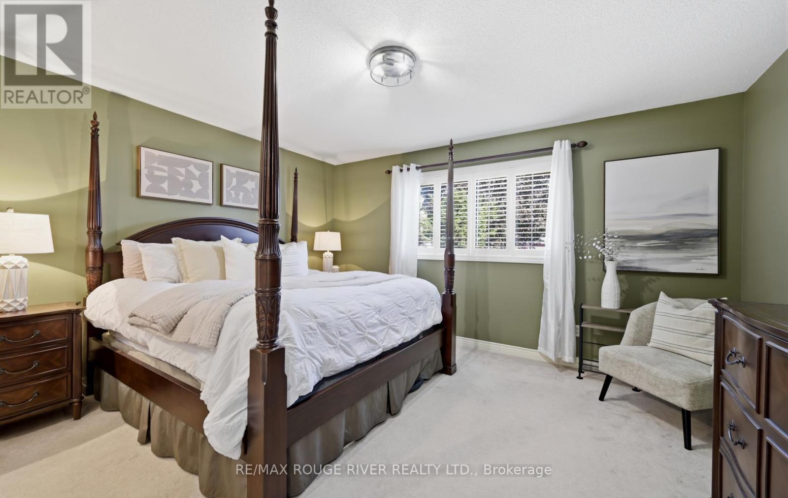 32 Patrick Drive, Whitby, ON - Indoor Photo Showing Bedroom