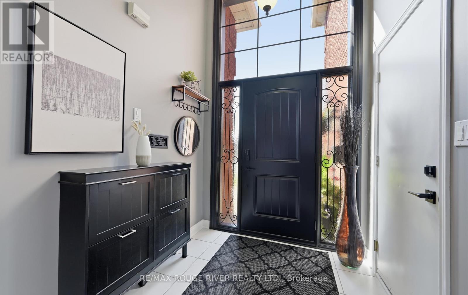 32 Patrick Drive, Whitby, ON - Indoor Photo Showing Other Room