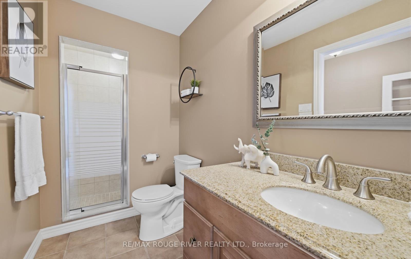 32 Patrick Drive, Whitby, ON - Indoor Photo Showing Bathroom