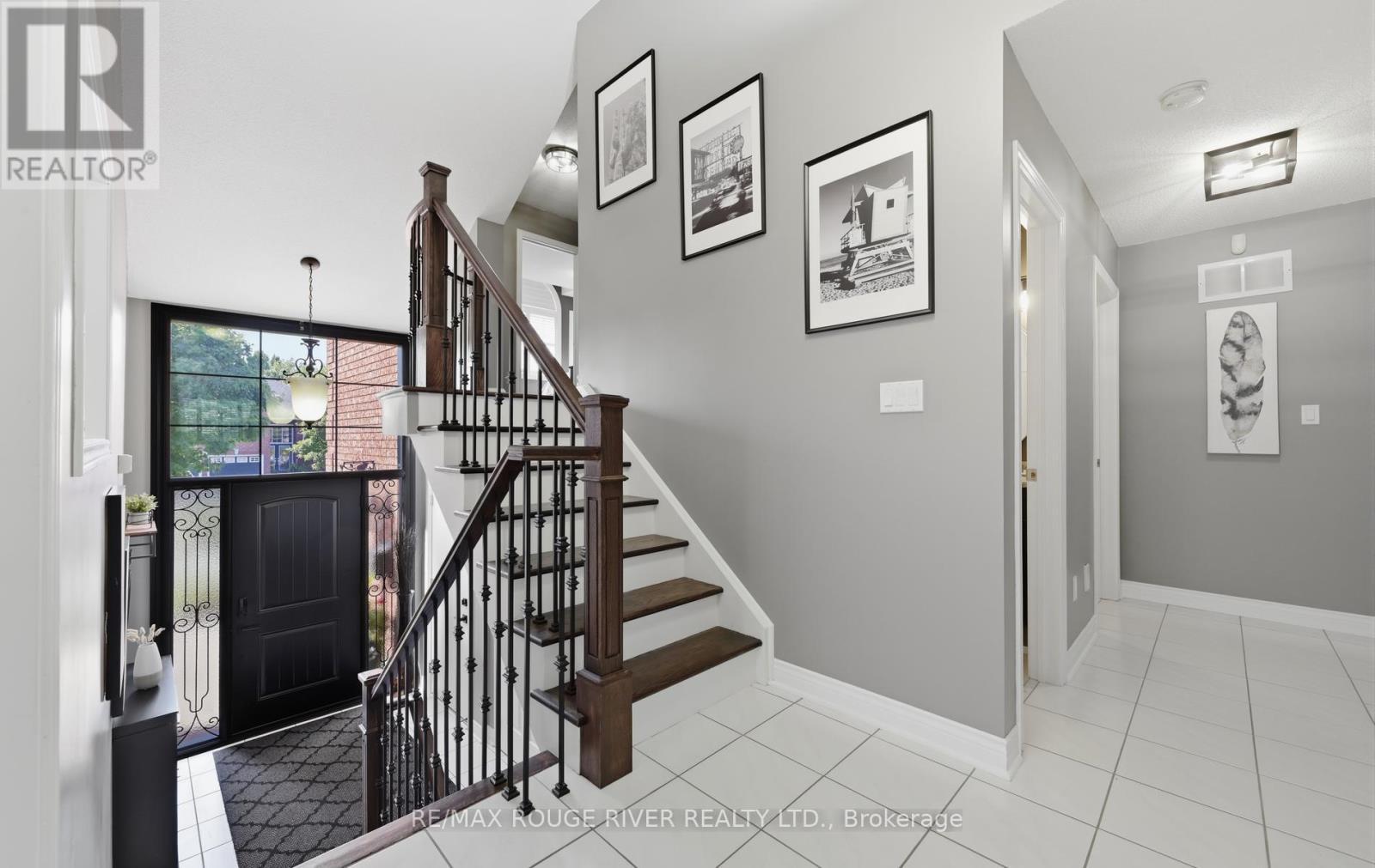 32 Patrick Drive, Whitby, ON - Indoor Photo Showing Other Room