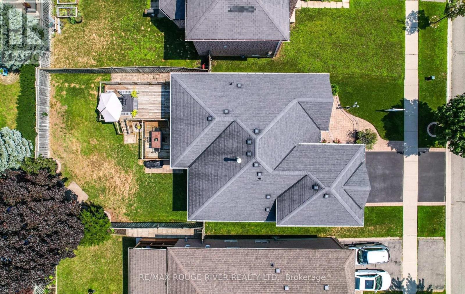 32 Patrick Drive, Whitby, ON - Outdoor