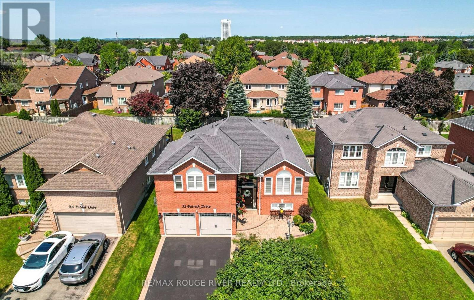32 Patrick Drive, Whitby, ON - Outdoor With Facade