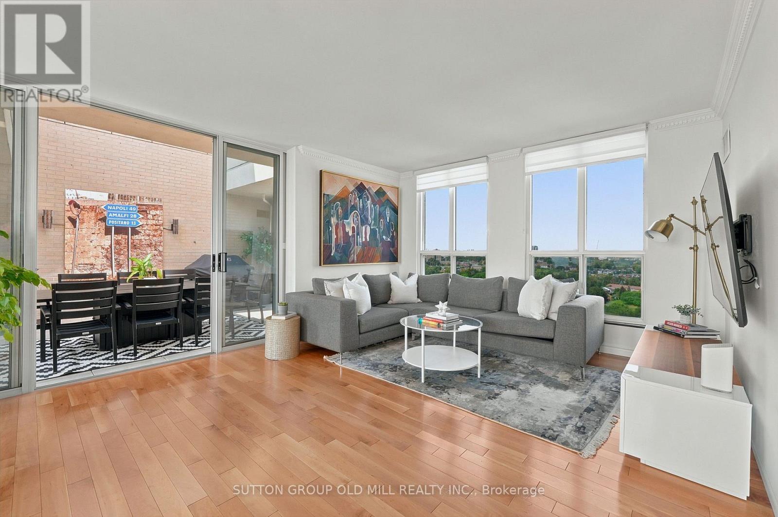 Family/Walk Out To Terrace - 1908 - 2285 Lake Shore Boulevard W, Toronto, ON - Indoor Photo Showing Living Room