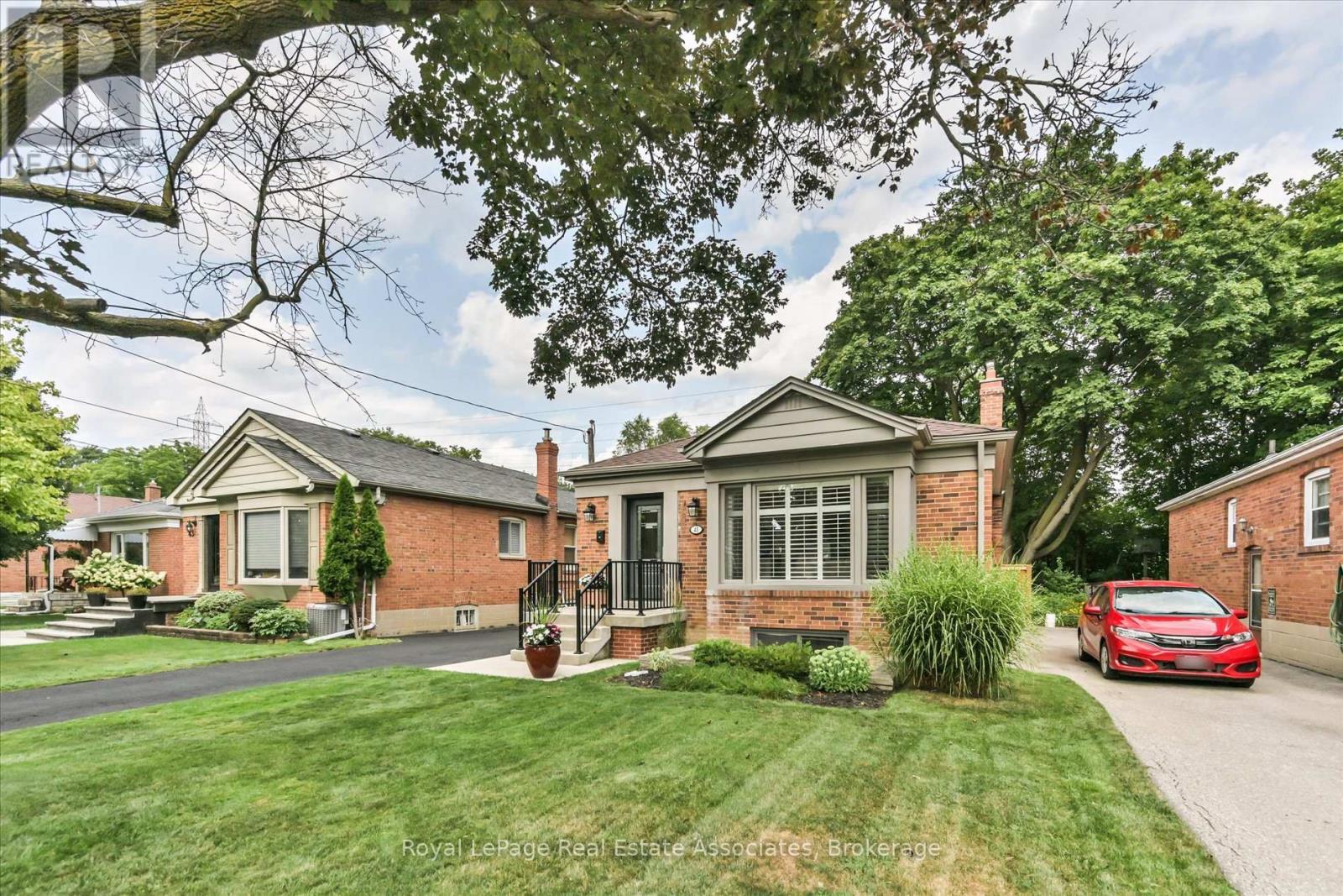 41 Ashbourne Drive, Toronto, ON - Outdoor