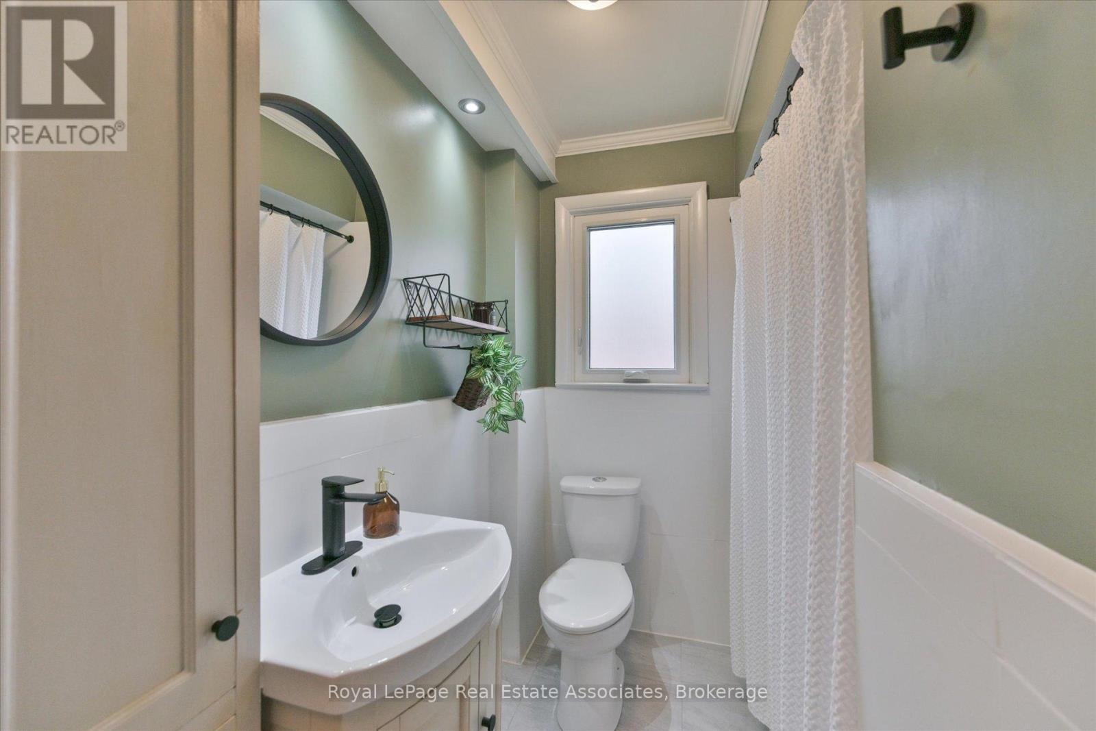 41 Ashbourne Drive, Toronto, ON - Indoor Photo Showing Bathroom