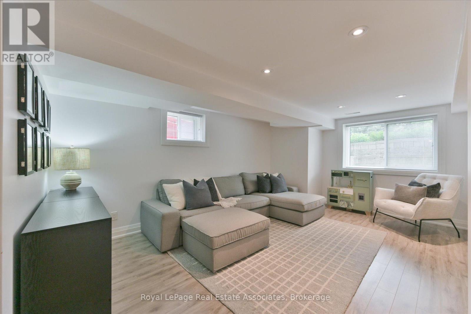 41 Ashbourne Drive, Toronto, ON - Indoor