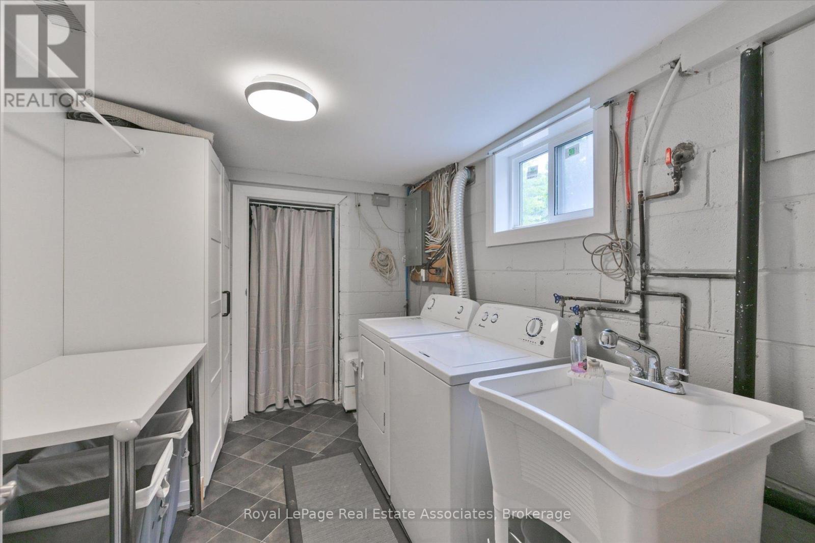 41 Ashbourne Drive, Toronto, ON - Indoor Photo Showing Laundry Room