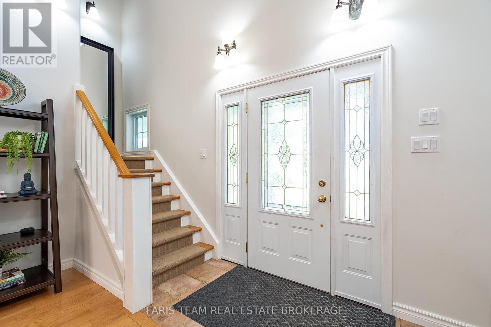 91 Maryjane Road, Tiny, ON - Indoor Photo Showing Other Room
