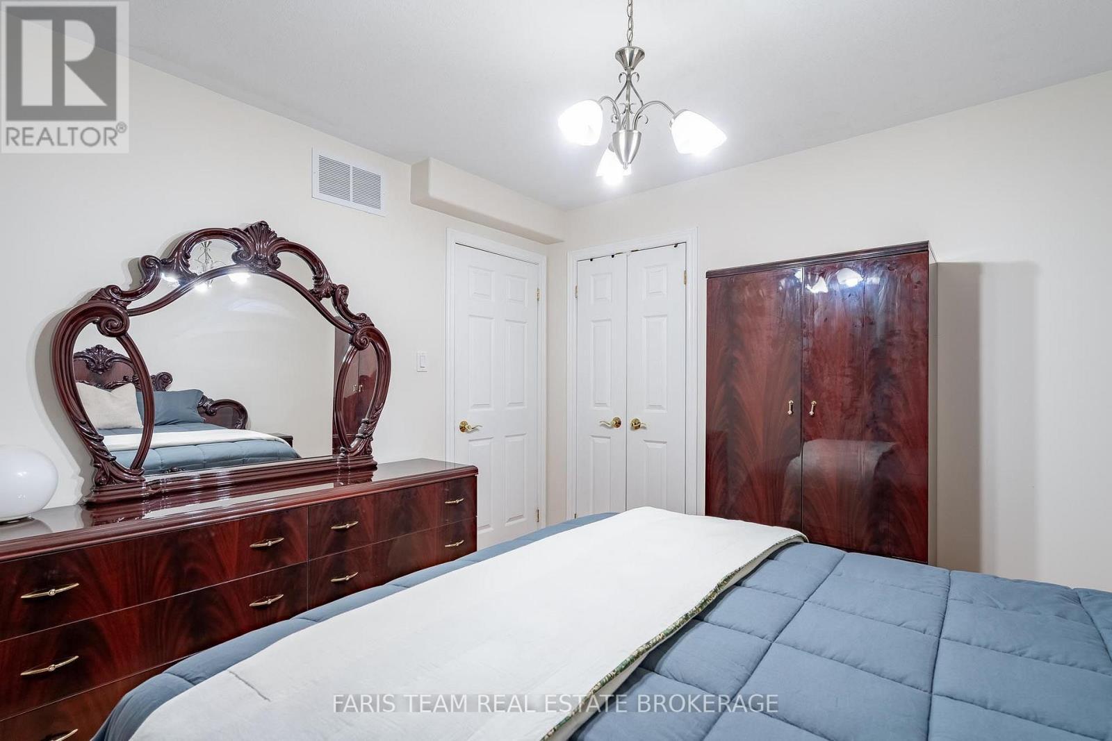91 Maryjane Road, Tiny, ON - Indoor Photo Showing Bedroom