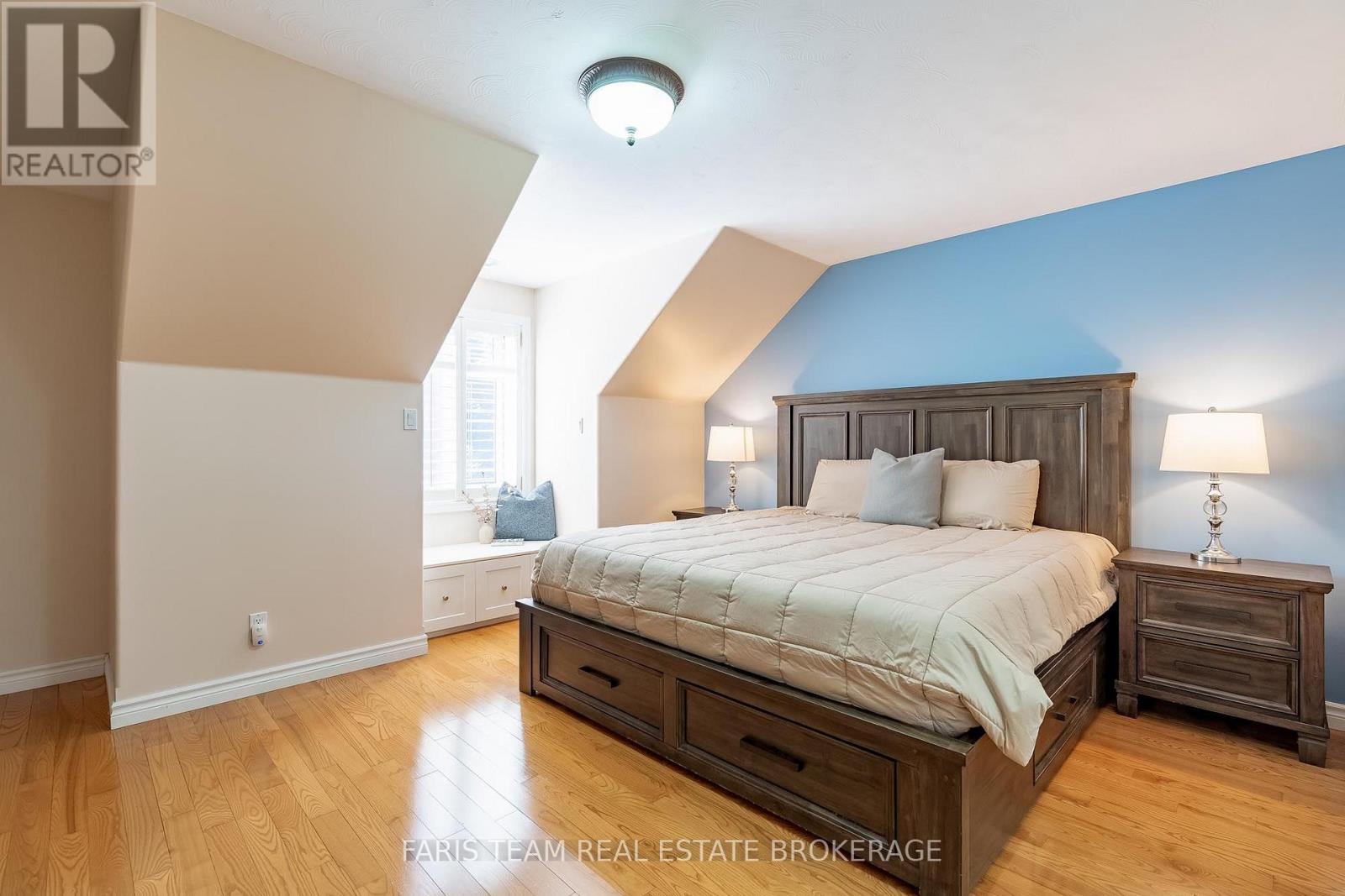 91 Maryjane Road, Tiny, ON - Indoor Photo Showing Bedroom