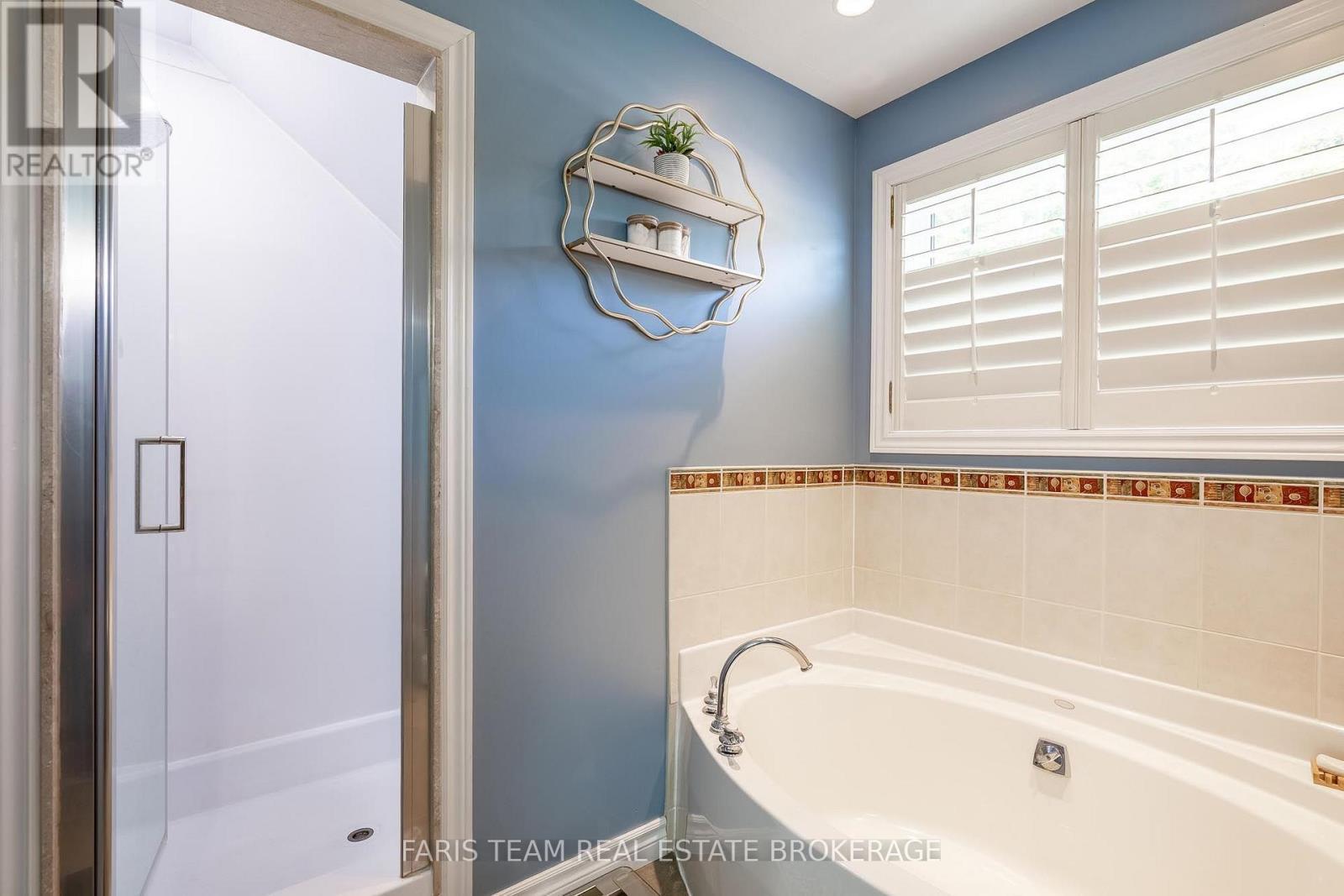 91 Maryjane Road, Tiny, ON - Indoor Photo Showing Bathroom