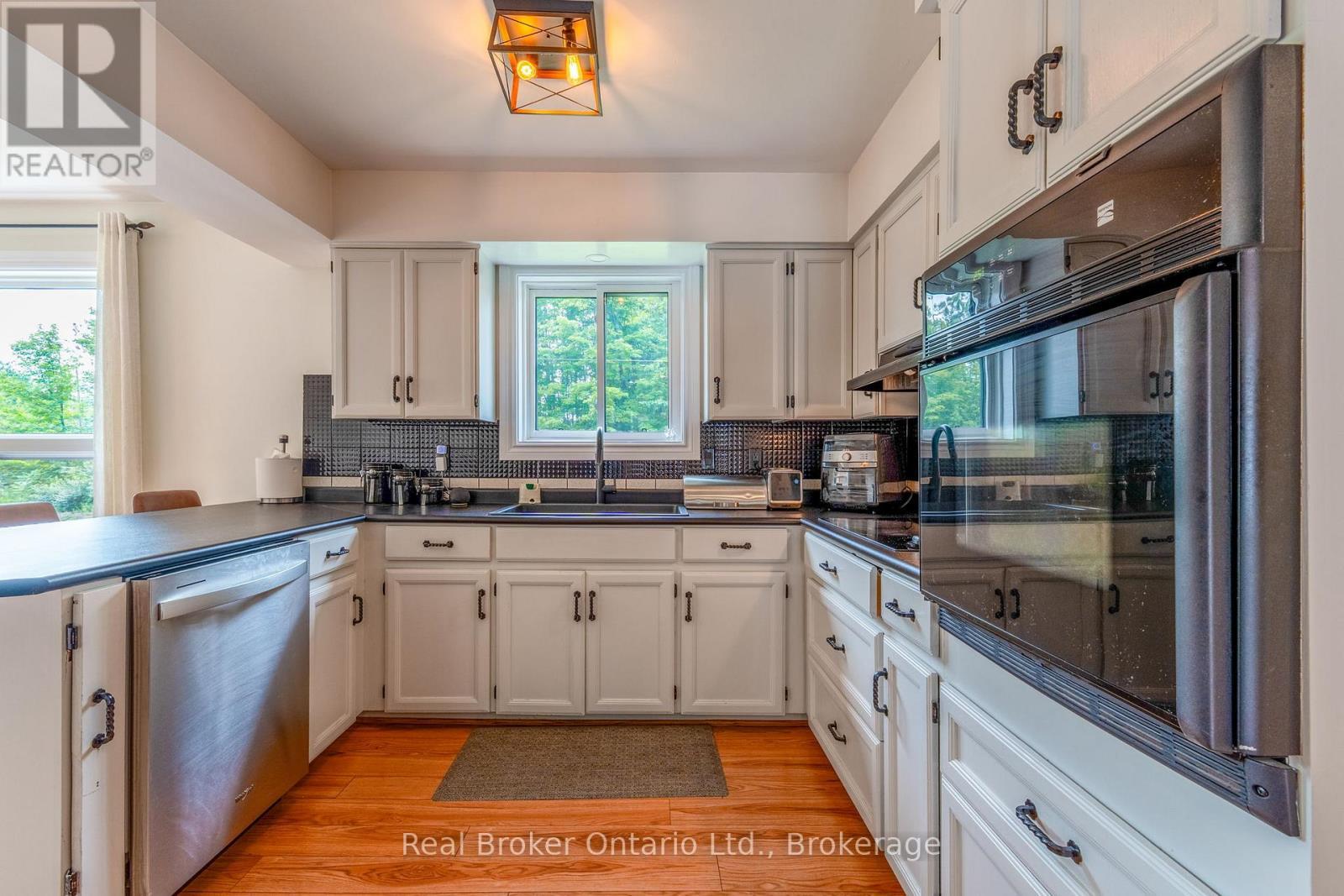 1819 Old Second Road S, Springwater, ON - Indoor Photo Showing Kitchen With Double Sink