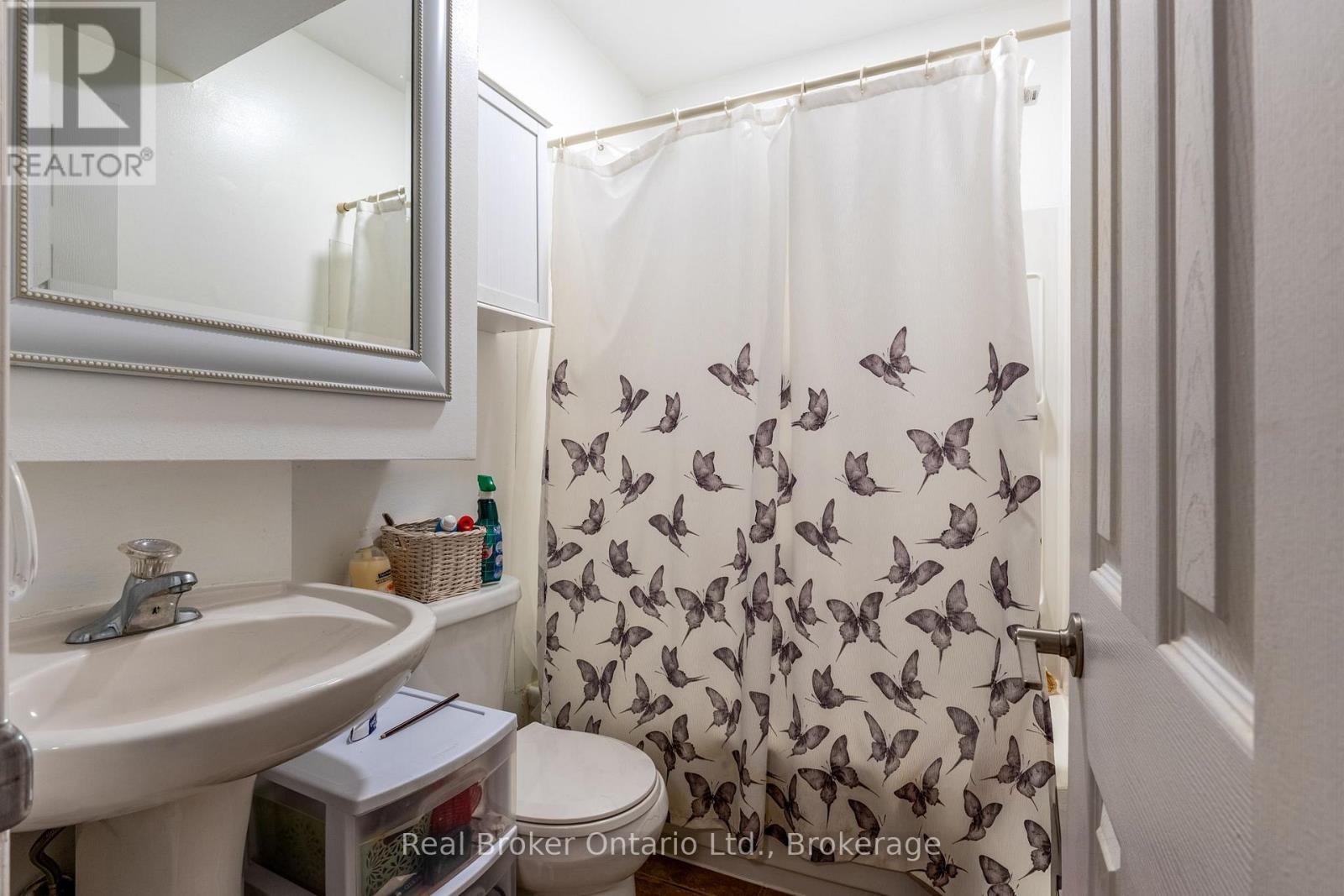 1819 Old Second Road S, Springwater, ON - Indoor Photo Showing Bathroom