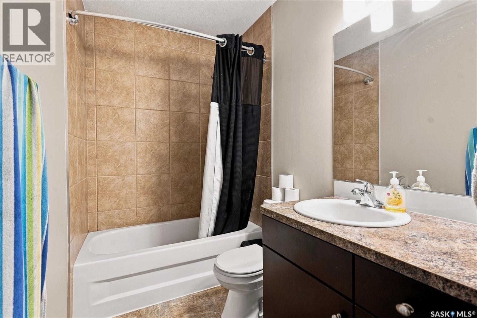 615 Peters Street, Warman, SK - Indoor Photo Showing Bathroom