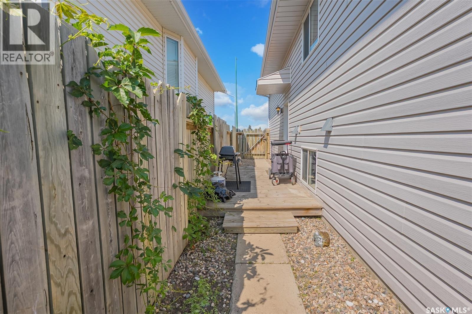 615 Peters Street, Warman, SK - Outdoor