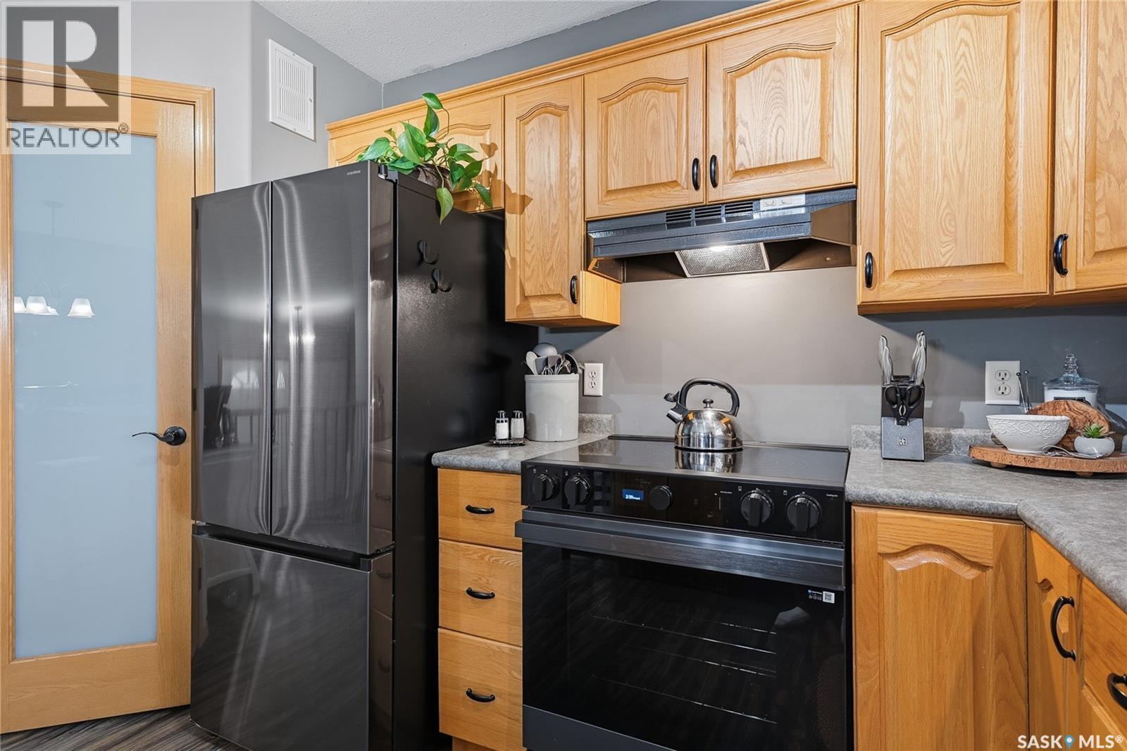 414 Sumner Lane, Saskatoon, SK - Indoor Photo Showing Kitchen