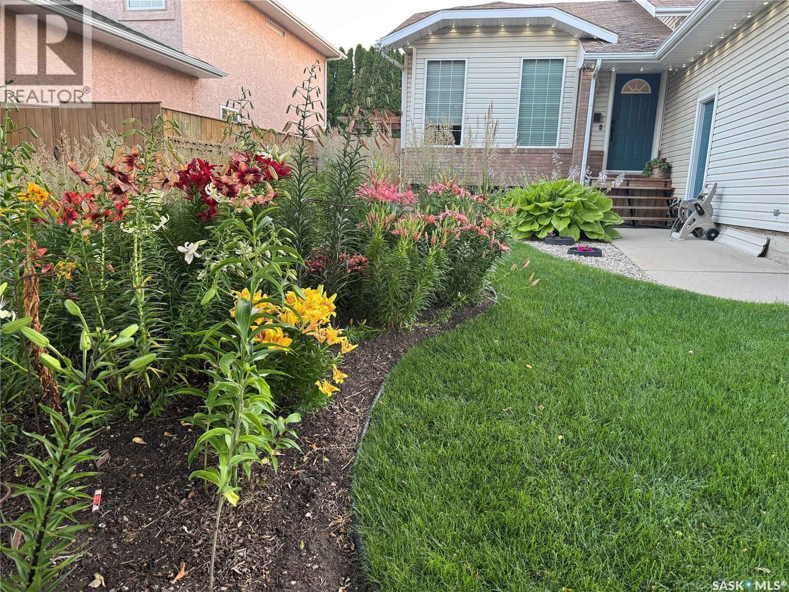 414 Sumner Lane, Saskatoon, SK - Outdoor
