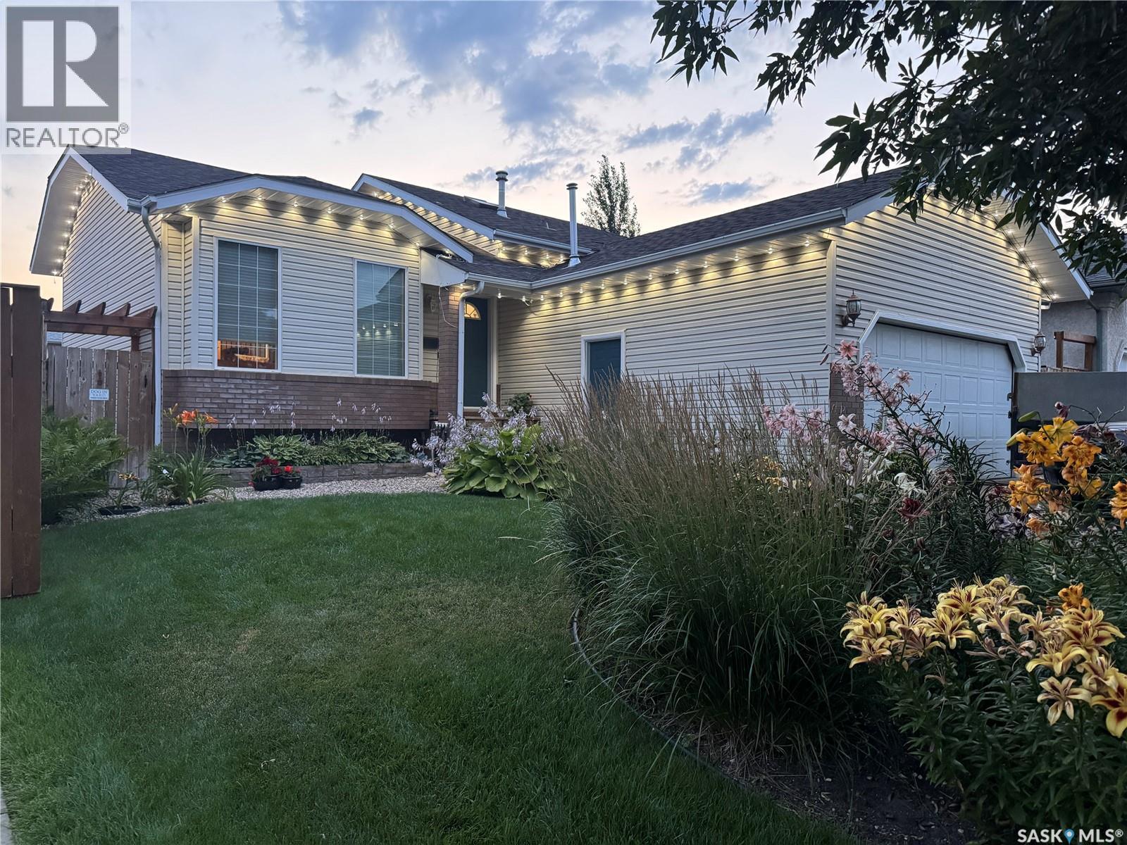 414 Sumner Lane, Saskatoon, SK - Outdoor