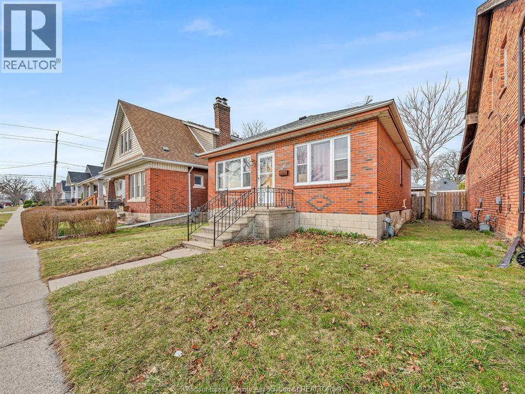 1477 Windermere Road, Windsor, ON - Outdoor