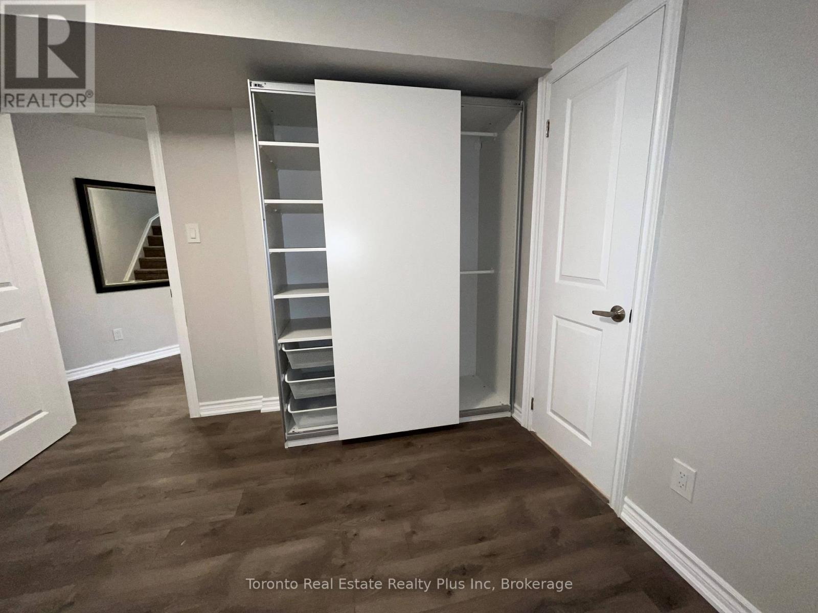 21 Nicholson Drive, Barrie, ON - Indoor Photo Showing Other Room