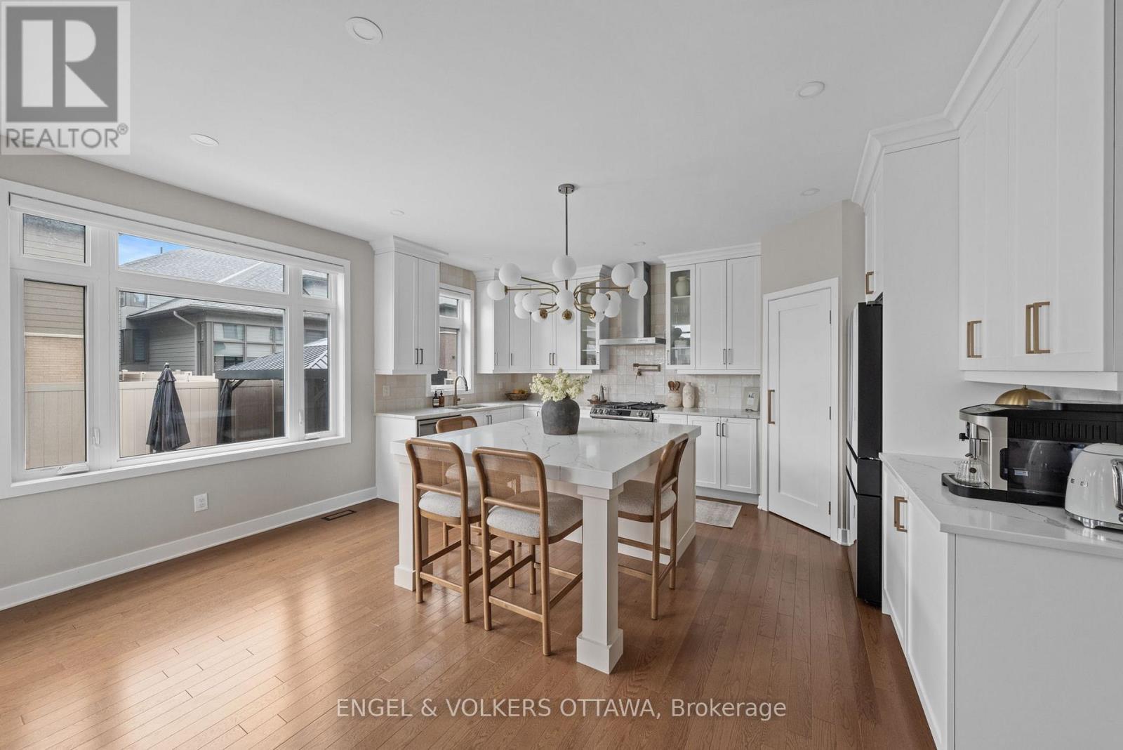 351 Shuttleworth Drive, Ottawa, ON - Indoor