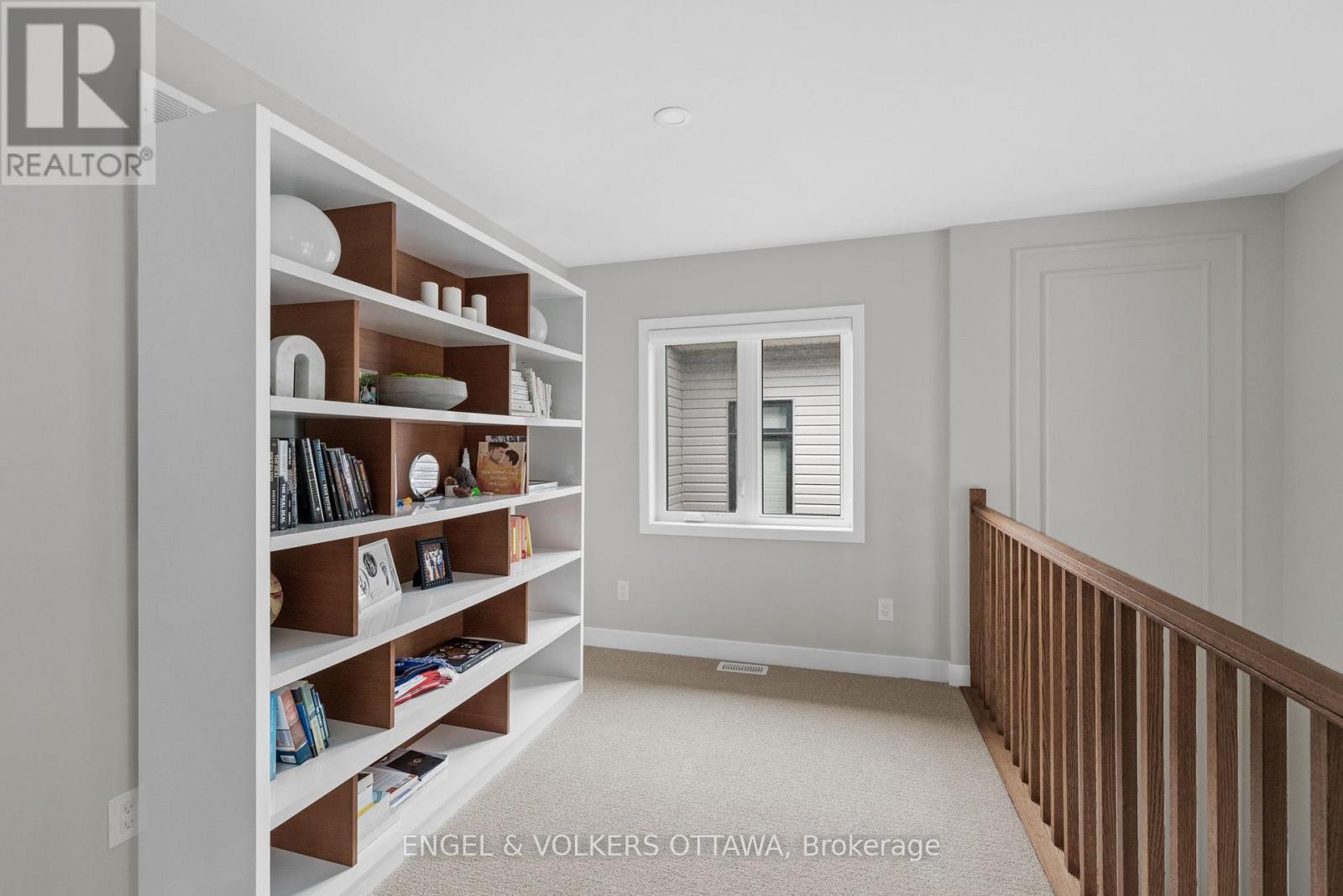 351 Shuttleworth Drive, Ottawa, ON - Indoor Photo Showing Other Room