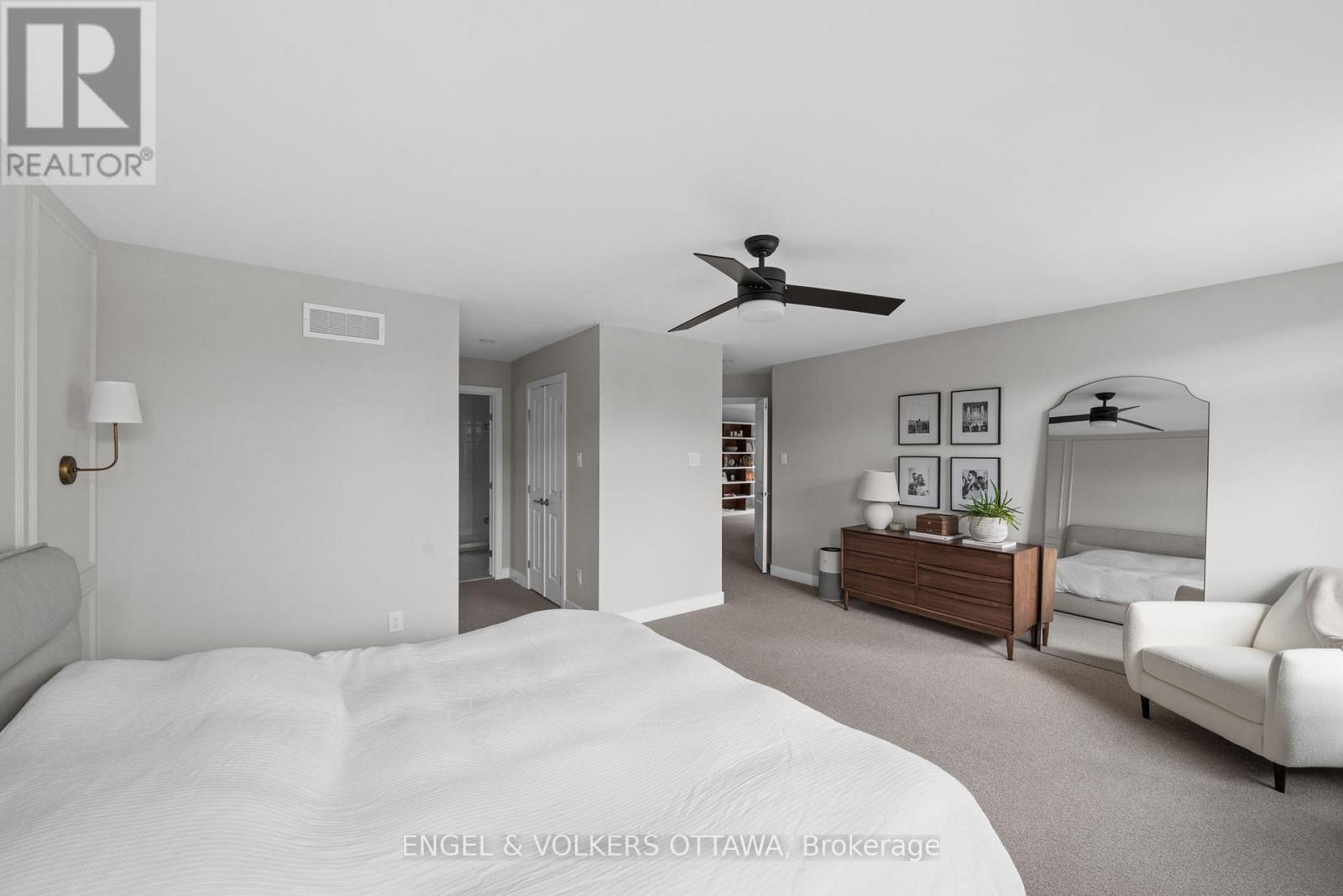 351 Shuttleworth Drive, Ottawa, ON - Indoor Photo Showing Bedroom