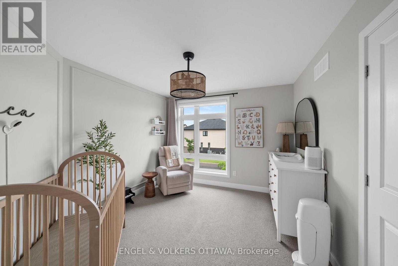 351 Shuttleworth Drive, Ottawa, ON - Indoor Photo Showing Other Room