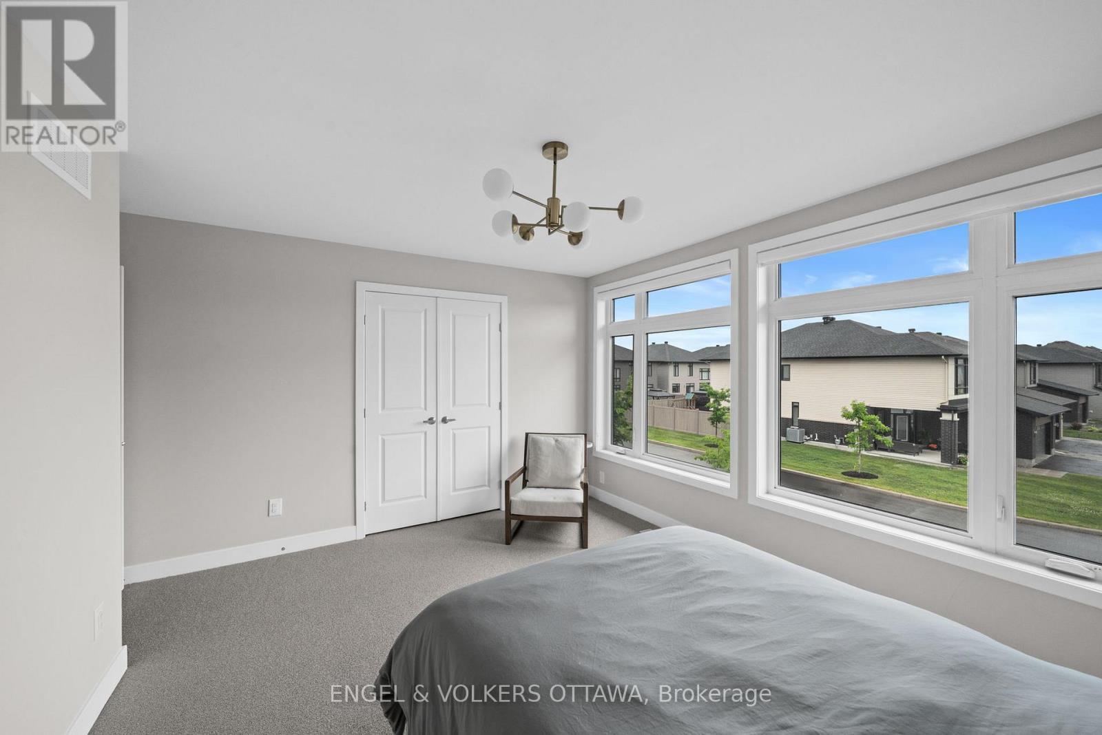 351 Shuttleworth Drive, Ottawa, ON - Indoor Photo Showing Bedroom