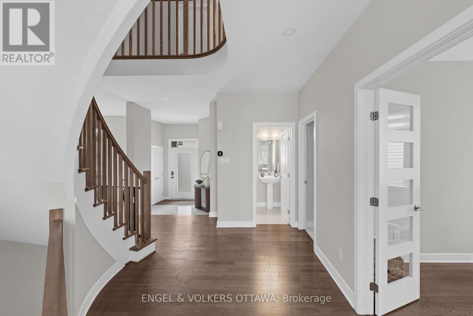 351 Shuttleworth Drive, Ottawa, ON - Indoor Photo Showing Other Room