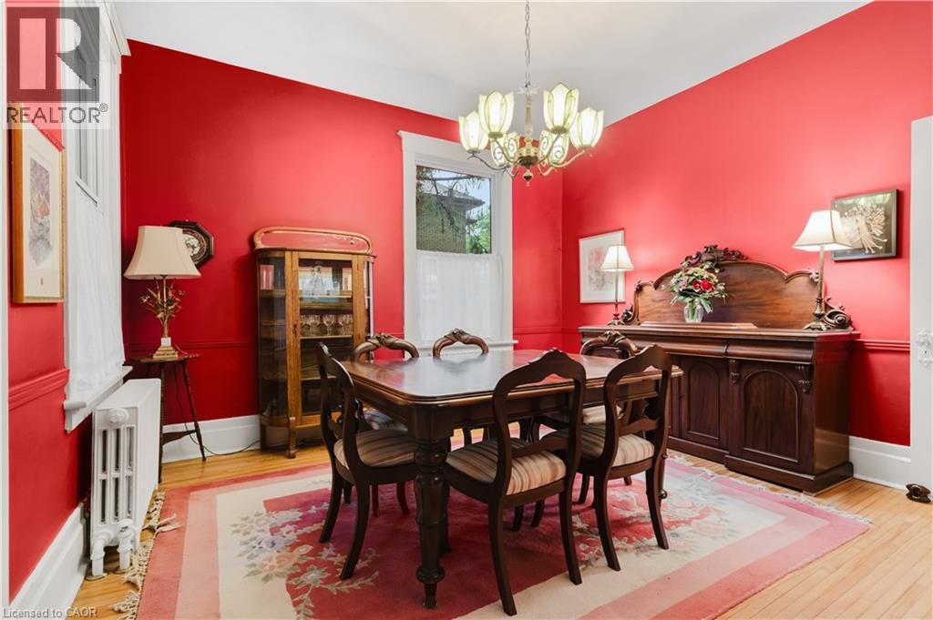 136 Blair Road, Cambridge, ON - Indoor Photo Showing Dining Room