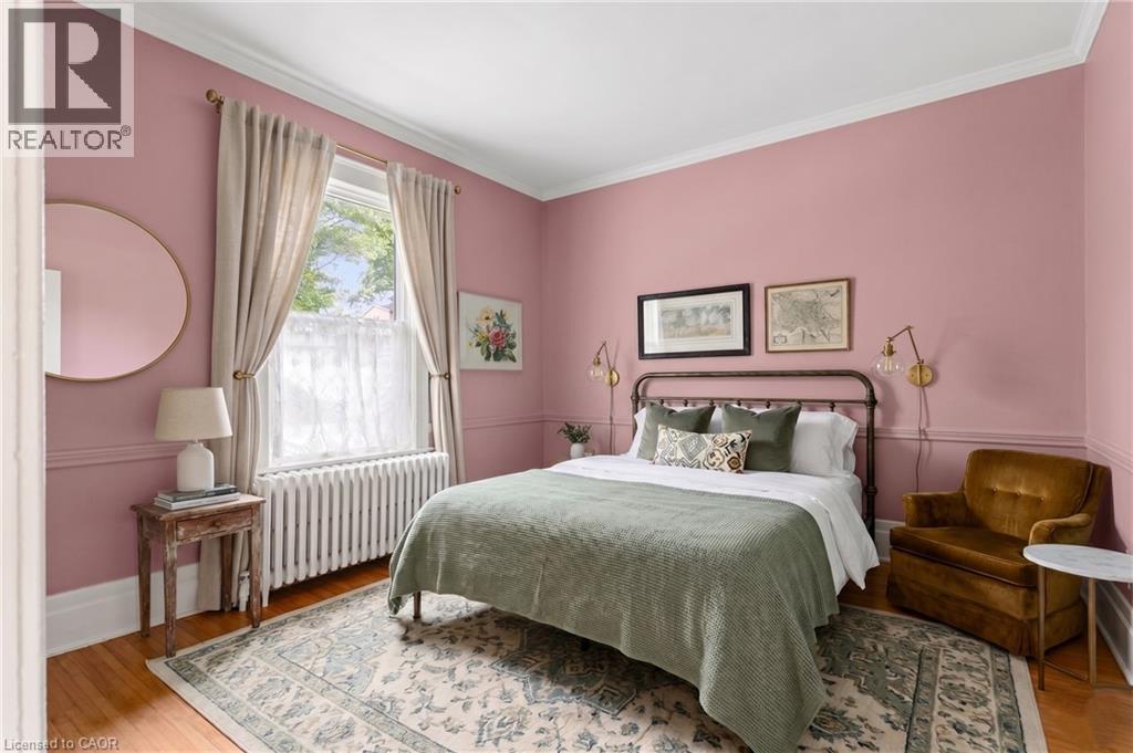 136 Blair Road, Cambridge, ON - Indoor Photo Showing Bedroom