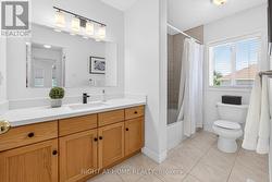 Upstairs Main Bath - 