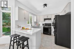 Kitchen Breakfast Bar - 