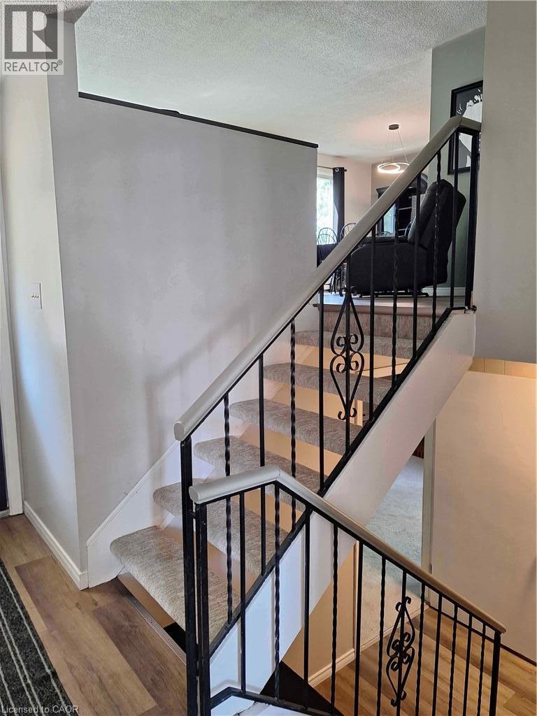 48 Crestlynn Crescent, Simcoe, ON - Indoor Photo Showing Other Room