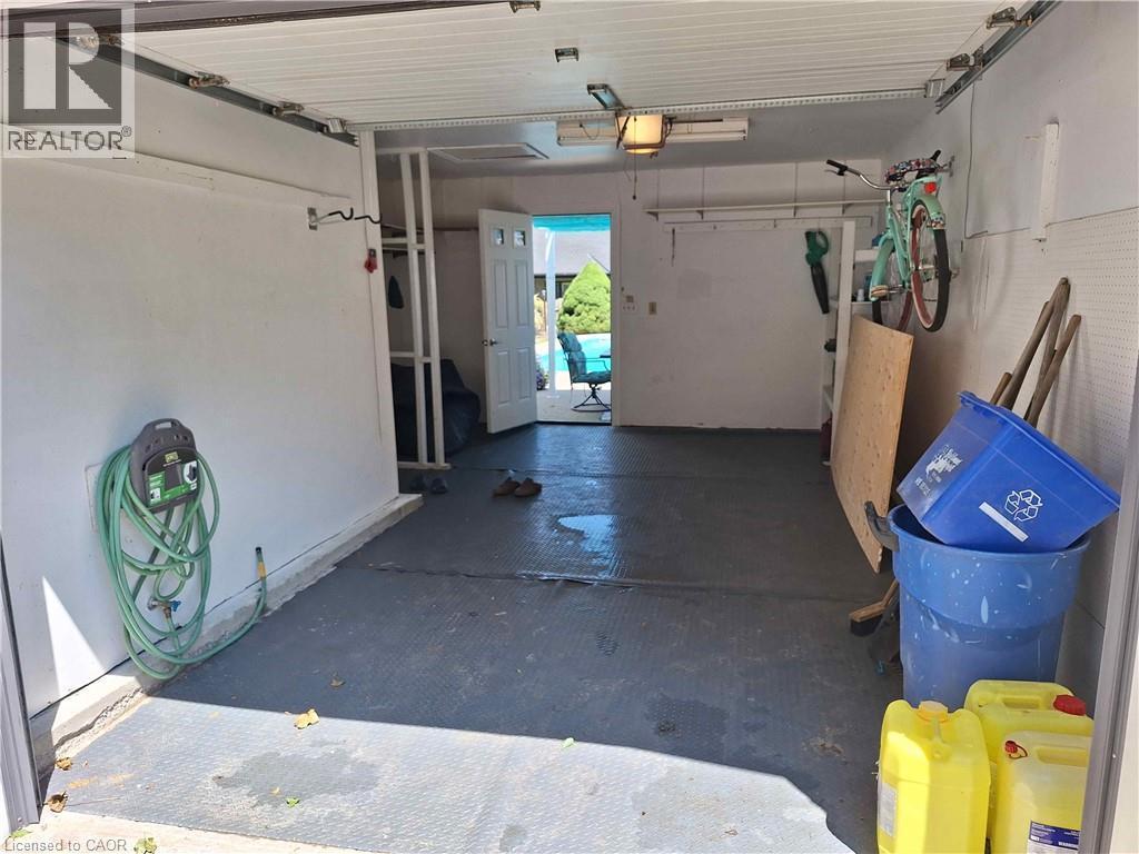 48 Crestlynn Crescent, Simcoe, ON - Indoor Photo Showing Garage