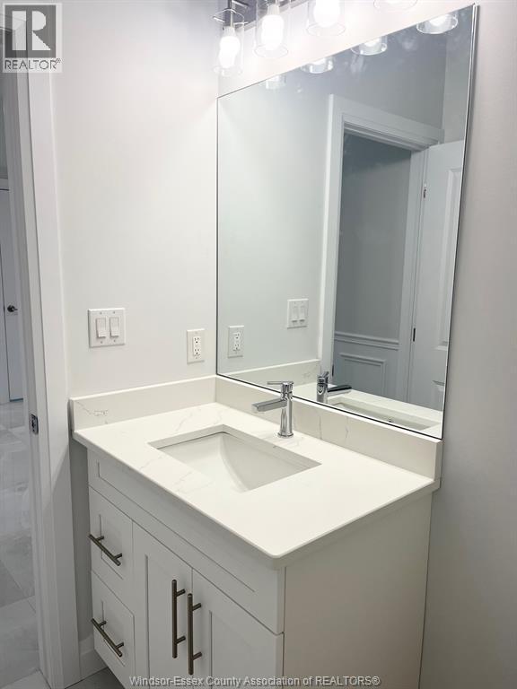 31 Eagle, Leamington, ON - Indoor Photo Showing Bathroom