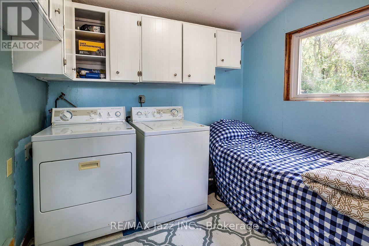 50 Long Island, Otonabee-South Monaghan, ON - Indoor Photo Showing Laundry Room