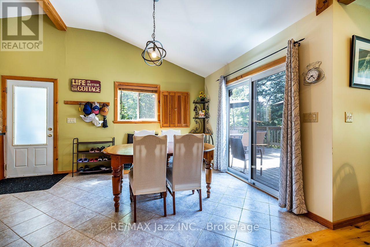50 Long Island, Otonabee-South Monaghan, ON - Indoor