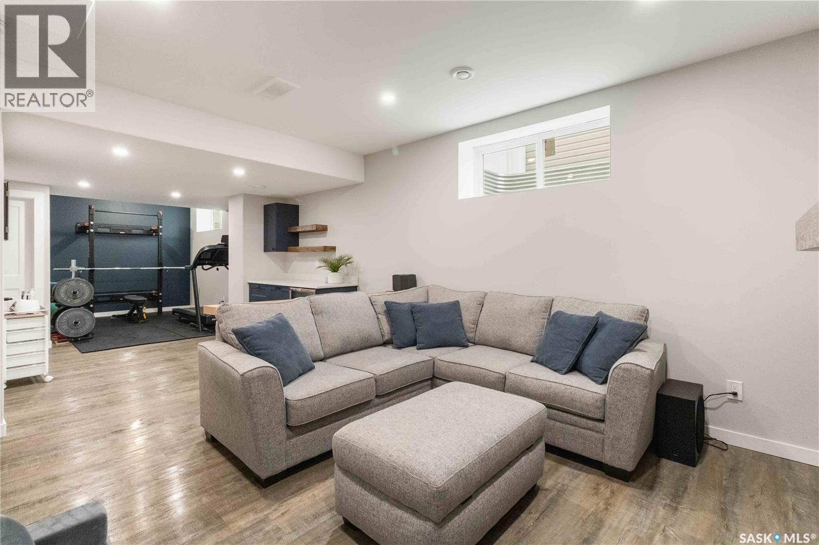 238 Dubois Crescent, Saskatoon, SK - Indoor