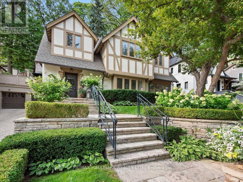 14 Pine Crescent, Toronto, ON - Outdoor