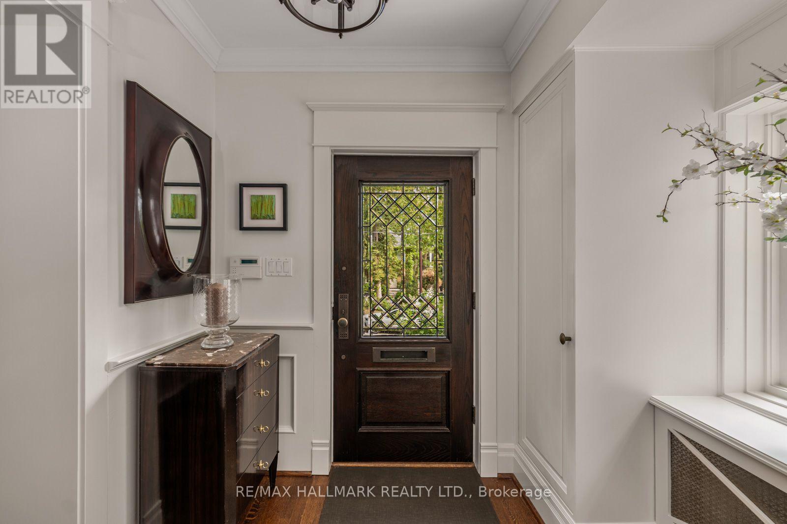 14 Pine Crescent, Toronto, ON - Indoor