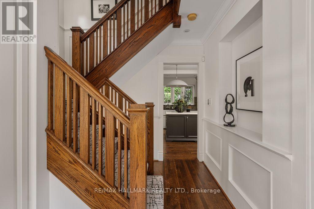 14 Pine Crescent, Toronto, ON - Indoor Photo Showing Other Room